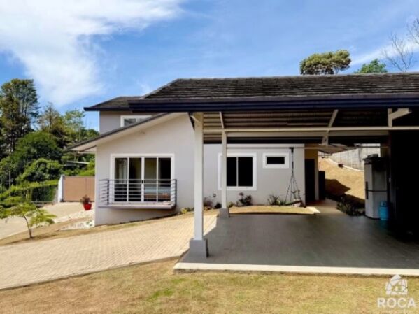 Luxury house for sale in Miravalles de Pérez Zeledón  in Rivas, Pérez Zeledón, San José — $463,000