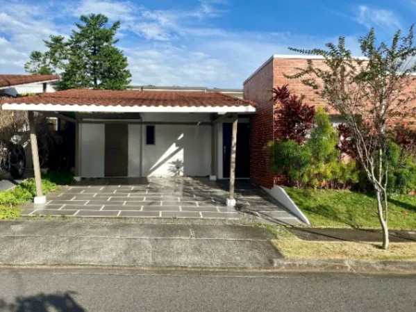 CityMax Alquila Casa Residencial en Heredia  en Ulloa, Heredia — $1,000