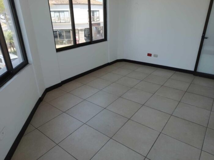 Alquiler de Practica Oficina en Escazú / Mls. 23-2993 OFC JB en Escazú, San José — $2,960