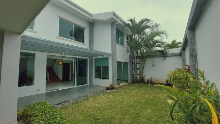 Casa moderna en condominio Santa Ana in Piedades, Santa Ana, San José — $2,800 - Photo 2 of 29