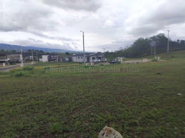 VENTA DE LOTE EN CONDOMINIO HACIENDA MONTEMAR, CARRIZAL ALAJUELA. en Carrizal, Alajuela — ₡ 38 000 000