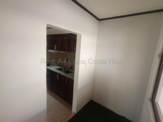 Venta de Casa Esquinera en Mercedes de Heredia. RAH 26-2075 en Mercedes, Heredia — $315,000