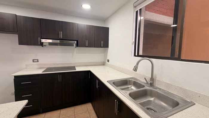 Se alquila Apartamento con amenidades en la Uruca en Uruca, San José — ₡ 465 000