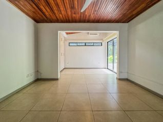 Spacious One-Level House for Rent Grecia in Mercedes, Atenas, Alajuela — $1,600 - Photo 3 of 14