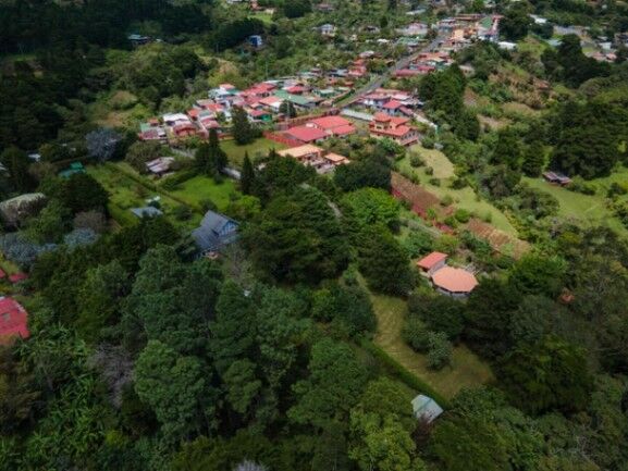 Se vende lote de 3,200m2 en San Isidro de Heredia 25-608 en San Isidro, Heredia — $395,000