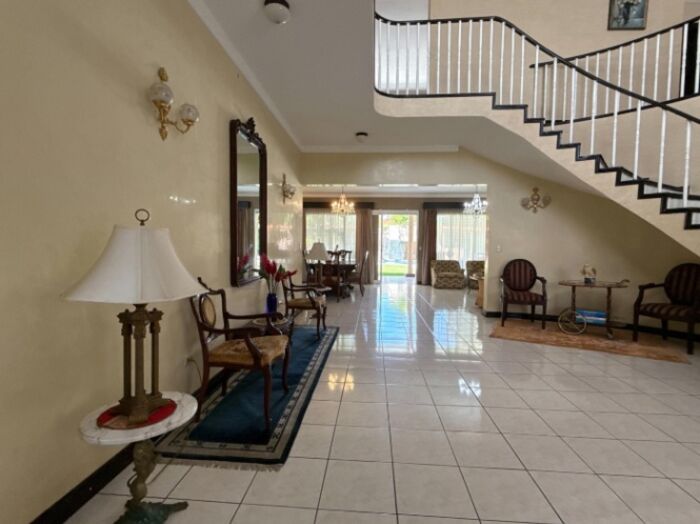 Se alquila casa con piscina privada en Mora San José 25-2050 in Colón, Mora, San José — $4,800