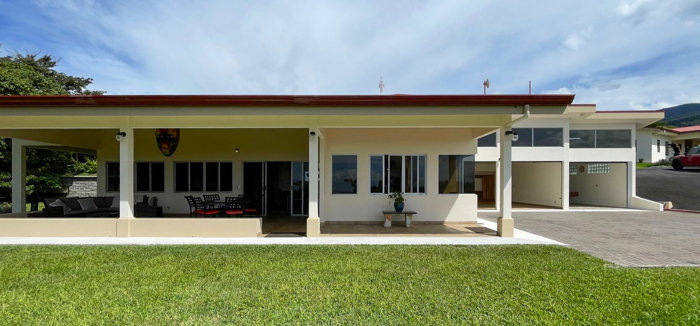Furnished House for Rent in San Isidro de Grecia en Mercedes, Atenas, Alajuela — $2,200