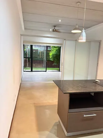 ALQUILO HERMOSO APARTAMENTO STUDIO EN SANTA ANA en Piedades, Santa Ana, San José — $950 - Foto 2 de 10