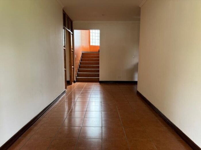 Venta de casa en Santo Domingo de Heredia. RAH 26-428  en Santo Tomás, Santo Domingo, Heredia — $650,000