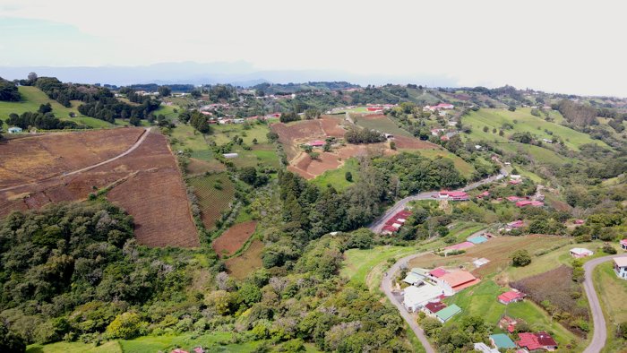 Espectacular Terreno con Vistas a la Montaña en Zarcero | 3000 m² en Zarcero, Alajuela — ₡ 67 000 000 - Foto 3 de 12