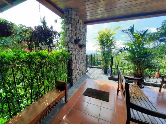 Venta de propiedad en San Rafael de Heredia in San Rafael, Heredia — $1,200,000 - Photo 3 of 35