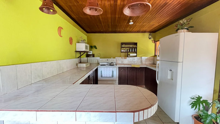 House for Sale in Calle Carmona, Grecia, Alajuela in Grecia, Alajuela — ₡ 90 000 000 - Photo 2 of 12