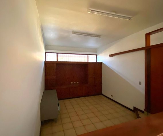Alquiler de oficina en el Boulevard Rohrmoser, Sabana, San José en Mata Redonda, San José — $2,500 - Foto 2 de 26