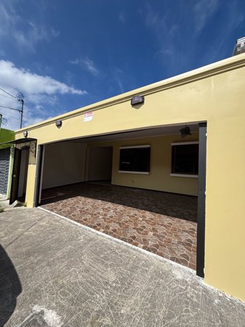 Vendo casa renovada Trinidad de Moravia in San Vicente, Moravia, San José — ₡ 80 500 000