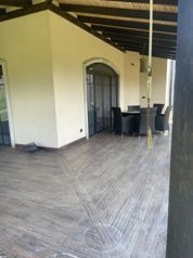 Casa de dos plantas y amplia zona verde en San Rafael, Oreamuno, Cartago — $600,000 - Foto 3 de 17