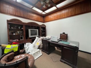 Amplia para remodelar Uso de suelo mixto!!!. En Moravia! P271 in San Vicente, Moravia, San José — $340,000 - Photo 4 of 19