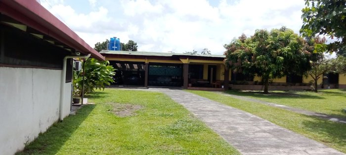 Hotel / Cabinas Guapiles *** Oportunidad de Negocio*** en Guápiles, Pococí, Limón — $2,250,000