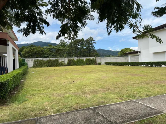 Venta de lote plano de 651 m² en condominio en Santa Ana #27-609 GS en Uruca, Santa Ana, San José — $230,000 - Foto 2 de 6