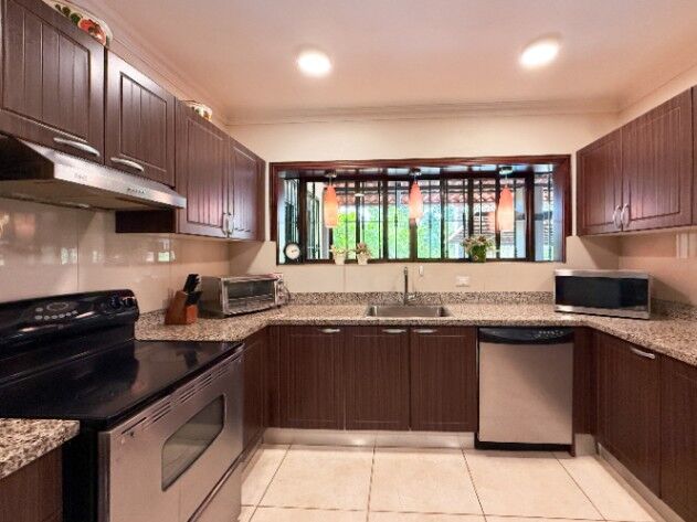 Casa una planta. Rodeado de Naturaleza y Biodiversidad. Ciudad Colón in Colón, Mora, San José — $615,000