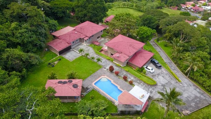 Exclusive property for sale with 4 houses in Ciudad Colón in Colón, Mora, San José — $1,400,000 - Photo 2 of 42