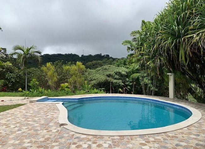 Amazing colonial-style home with guest home and storage in Atenas, Alajuela — $1,600,000 - Photo 2 of 20