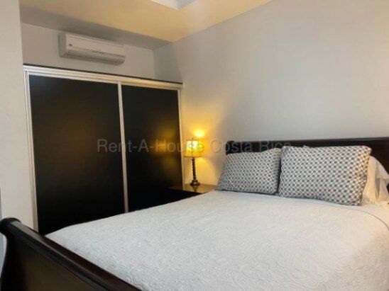 MLS-27-46 KQ ALQUILER APARTAMENTO SANTA ANA SAN JOSE CONTACTENOS AL # 88987222 in Santa Ana, San José — $1,200
