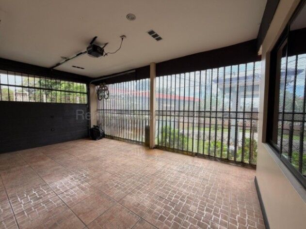 CASA EN ALQUILER EN SANTO DOMINGO DE HEREDIA en Pará, Santo Domingo, Heredia — $1,800