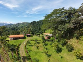 Finca con cascada en venta en Puriscal en Santiago, Puriscal, San José — $800,000 - Foto 4 de 37
