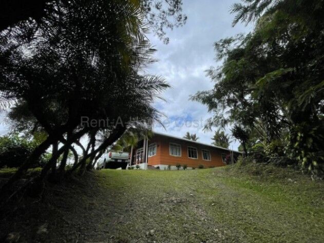 Venta de Finca en Siquirres-Limón. RAH 26-2014 in Siquirres, Limón — $1,200,000