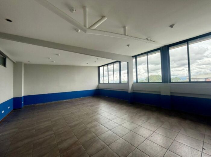 Alquiler de Local Comercial u Oficina en San Fco de Heredia. RAH 26-585 in San Francisco, Heredia — $1,200