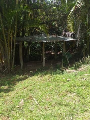 Propiedad está a 15 minutos del centro de Aserrí con cabaña in Aserrí, San José — ₡ 80 000 000