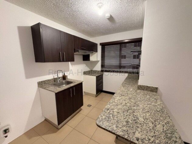 VENDO APARTAMENTO EN CONCASA EN PISO ALTO. LISTO PARA MUDARSE. en San Rafael, Alajuela — ₡ 54 500 000