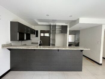 CityMax Vende Casa en San Antonio de Belén, Heredia  in San Antonio, Belén, Heredia — $215,515 - Photo 5 of 8