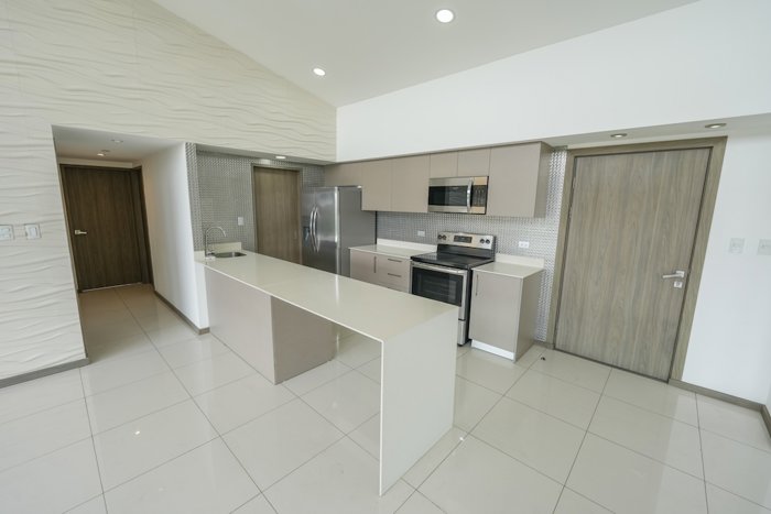 Penthouse de 2 Habitaciones en Paradisus Rohrmoser in Pavas, San José — $2,450 - Photo 2 of 22