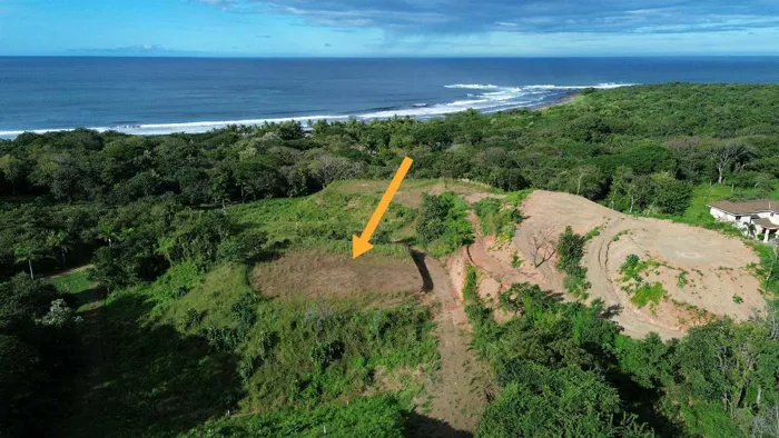 Lote con vista al océano a pasos de la playa – 9.216 m² con vistas al atardecer en Cuajiniquil, Santa Cruz, Guanacaste — $749,000