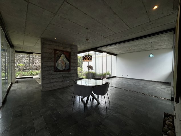 VENTA DE CASA Y APARTAMENTO BOSQUES DE ALTAMONTE, CURRIDABAT in Granadilla, Curridabat, San José — $720,000 - Photo 2 of 25