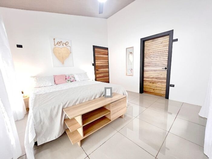 Venta de Casa en Bahia Ballena Uvita Centro en Bahía Ballena, Osa, Puntarenas — $520,000