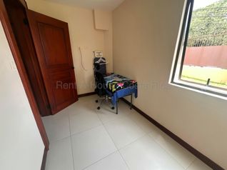 Venta de casa colonial moderna amueblada en Ciudad Colón #27-566 GS in Colón, Mora, San José — $550,000 - Photo 5 of 10