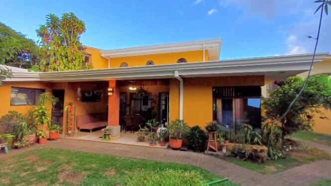 Venta de Casa en Curridabat, San José. in Curridabat, San José — $310,000