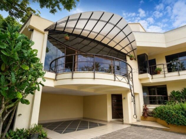 Alquiler de LUJOSA Casa en Altos de Carrizal, Escazú. RAH 27-142 in Escazú, San José — $3,000
