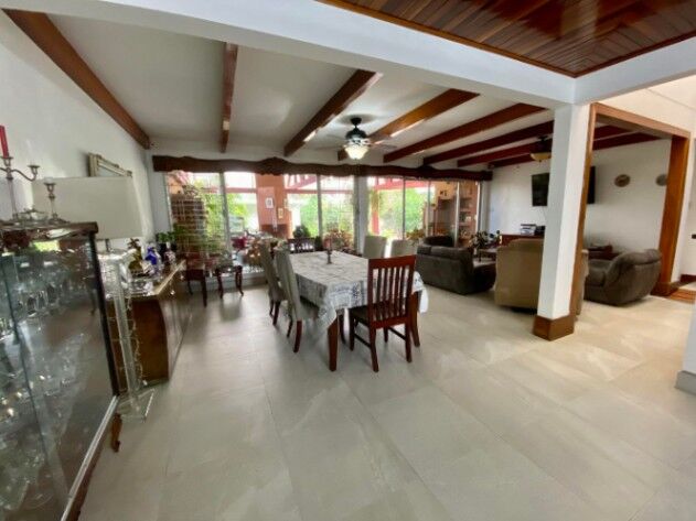CASA EN VENTA EN SAN RAFAEL ESCAZÙ en San Rafael, Escazú, San José — $490,000
