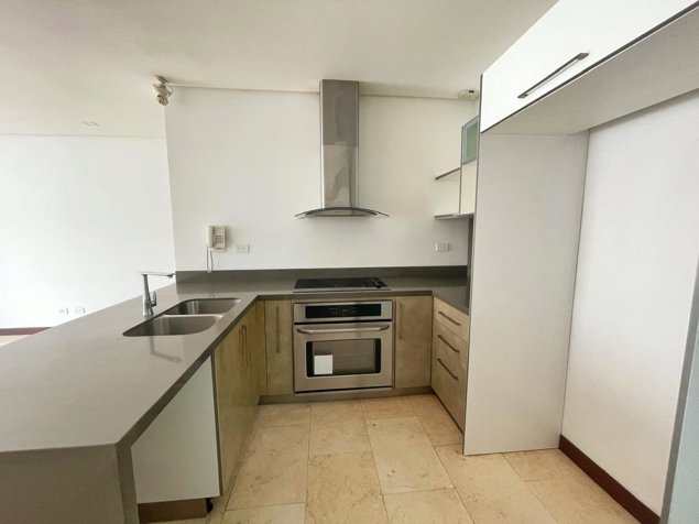 Fino apartamento en Rohrmoser! P550 in Mata Redonda, San José — $720,000 - Photo 3 of 19