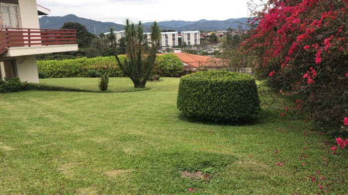 GANGA Lote en Venta en MontesdeOca, 5 apartamentos. 5PVV9825669 en San Rafael, Montes De Oca, San José — $600,000