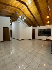 Casa en Venta en Piedades de Santa Ana. RAH 25-1937 en Piedades, Santa Ana, San José — $450,000 - Foto 4 de 13