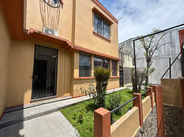 HOUSE FOR SALE WITH 10 BEDROOMS IN BARRIO AMÓN, SAN JOSÉ in Carmen, San José — $600,000 - Photo 2 of 17