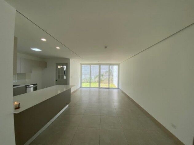 MLS-25-1551 KQ ALQUILER CASA NUEVA SAN RAFAEL ESCAZU  en San Rafael, Escazú, San José — $2,200