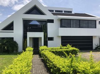 Remate Bancario -Casa en Venta En Laureles Escazú in San Rafael, Escazú, San José — $755,423 - Photo 2 of 29