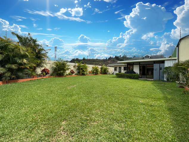 VENTA DE CASA EN CARTAGO, AGUACALIENTE, HABS EN PRIMER PISO en Aguacaliente, Cartago — $530,000