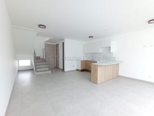 Alquiler de Casa en Santo Domingo-San Vicente, Heredia. RAH 27-465 en San Vicente, Santo Domingo, Heredia — $1,450 - Foto 2 de 20