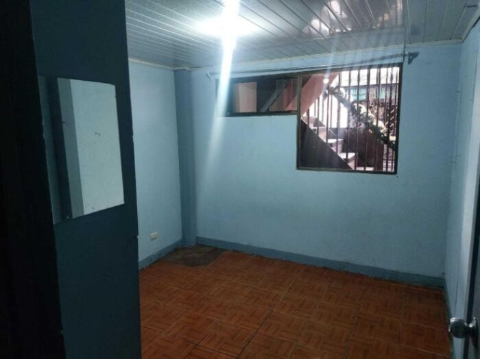 Venta propiedad de 2 niveles con medidores independientes #26-818 GS en Ipís, Goicoechea, San José — $128,000
